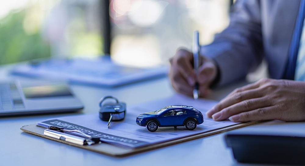 社用車を法人カーリースで導入するメリット2. 経費処理のシンプル化と節税効果
