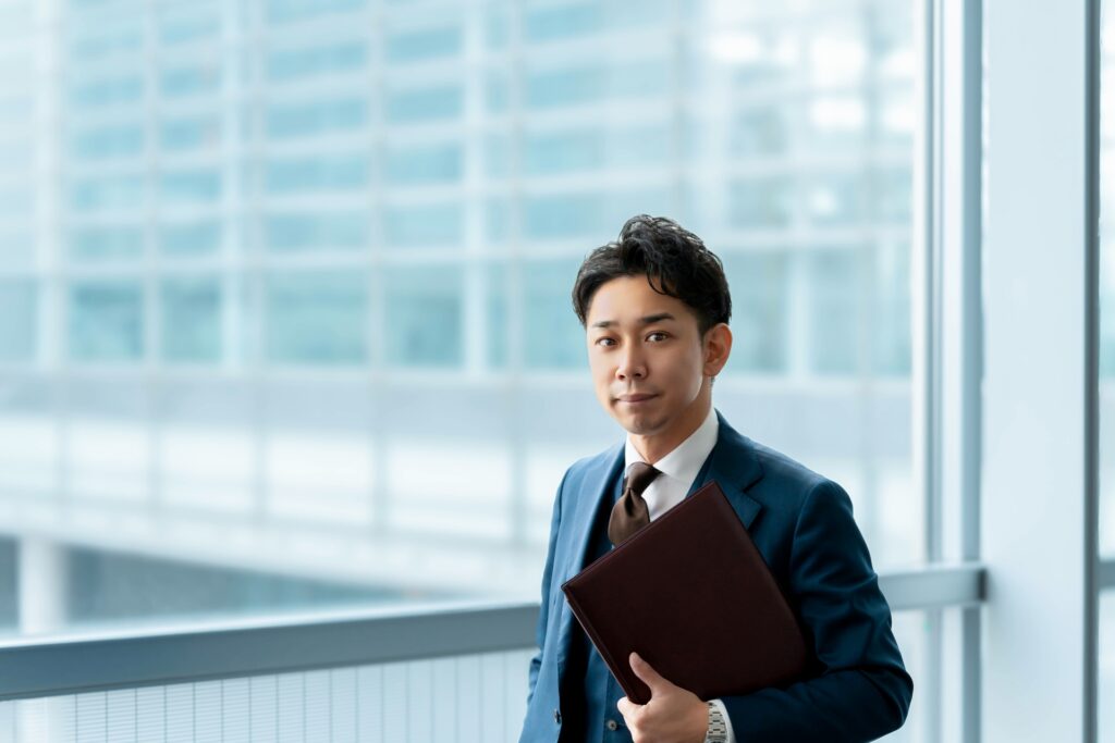 採用した新入社員の運転が未熟だった…!!
そのリスクは?今すぐ取るべき対策は!?