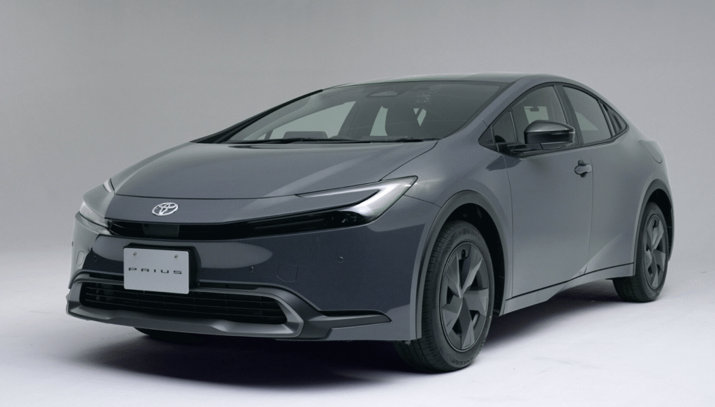 プリウス1.8Lハイブリッド車のKINTO専用仕様車、「進化」と「見守り」をサブスクサービスにプラスした「Uグレード」