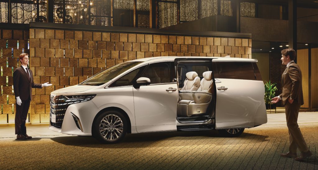 役員送迎用の人気車種　アルファード