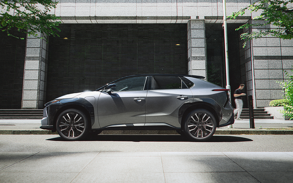 bz4x 流れるようなシルエット